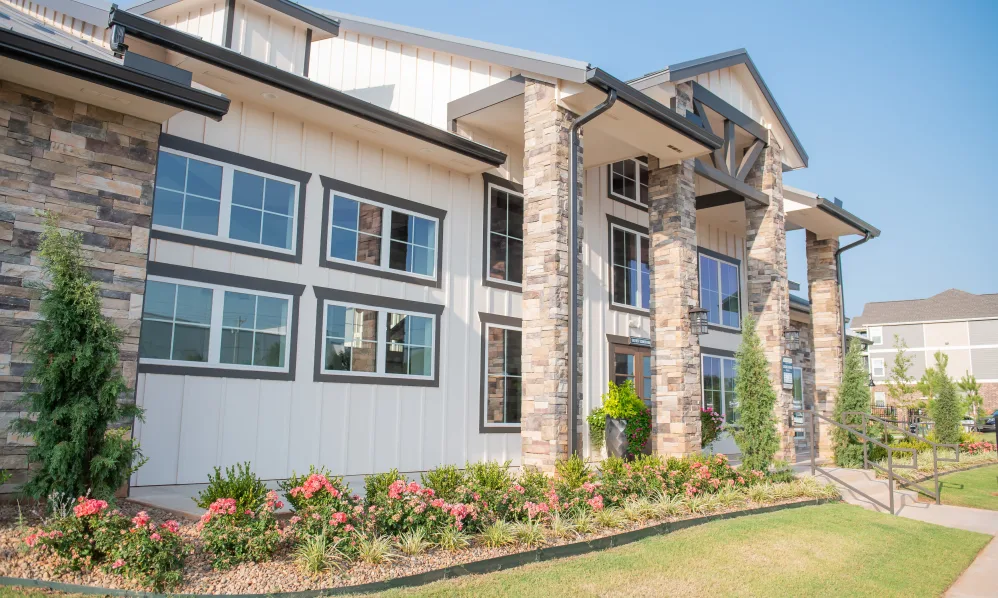 24Hundred Apartments exterior view of leasing office